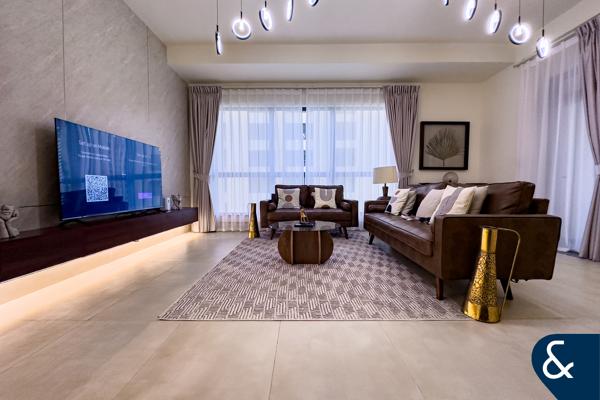 Two Bed | Sea View | Upgraded | Vacant